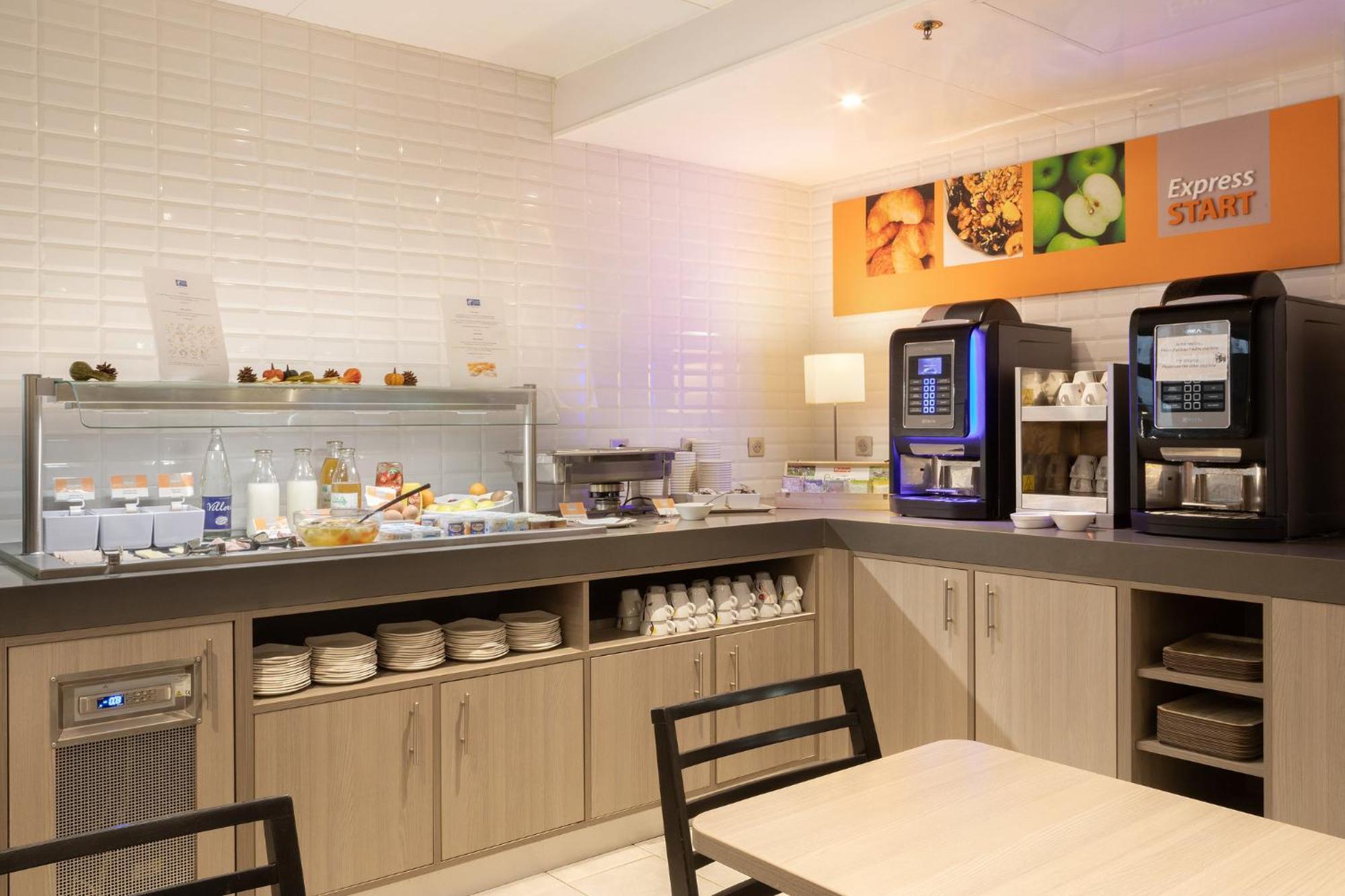 Holiday Inn Express Amiens By Ihg Exterior foto