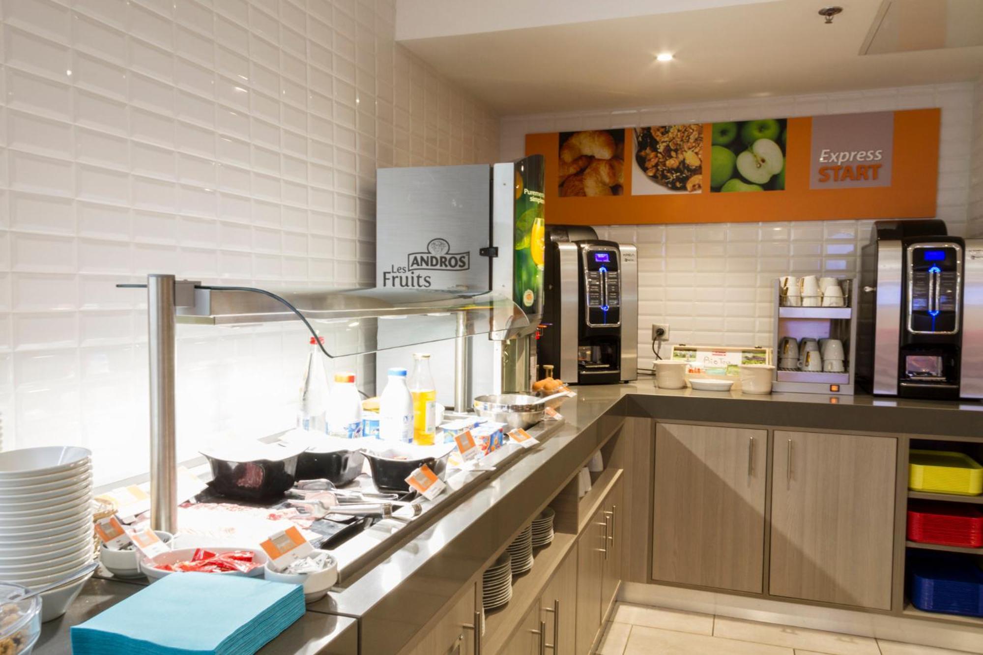 Holiday Inn Express Amiens By Ihg Exterior foto