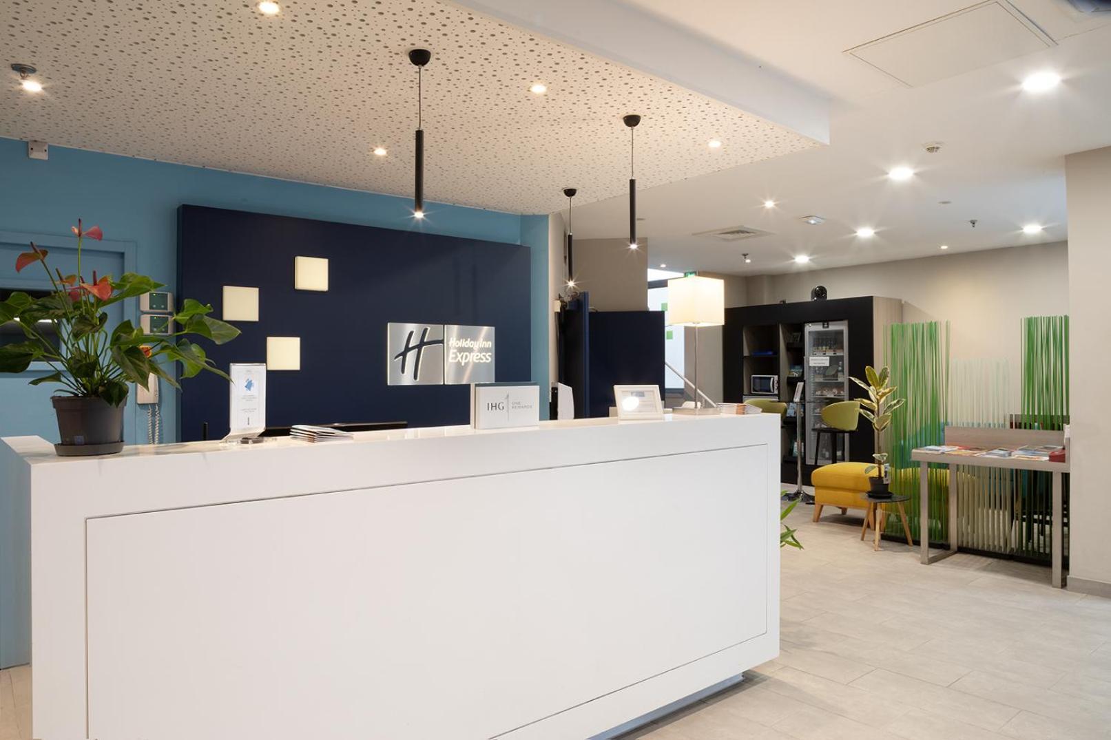 Holiday Inn Express Amiens By Ihg Exterior foto
