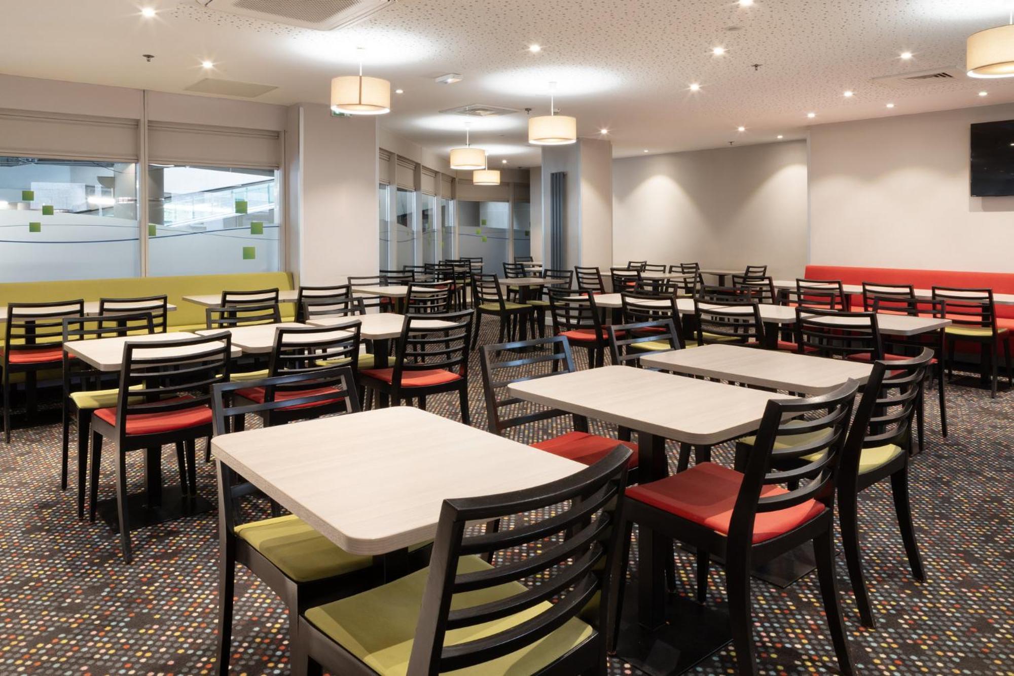 Holiday Inn Express Amiens By Ihg Exterior foto